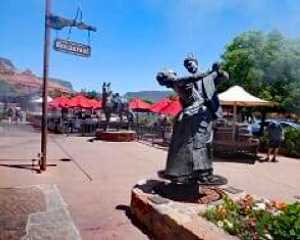 statue