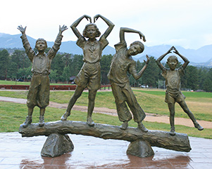 statue